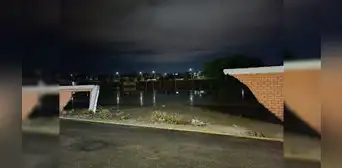 Piura: parte del cerco perimétrico de la Universidad Privada Antenor Orrego se cayó tras varias horas de lluvia