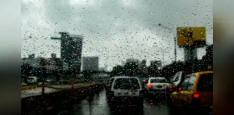 Se reportan lluvias en La Molina, San Juan de Lurigancho y otros distritos de Lima Se reportan lluvias en La Molina, San Juan de Lurigancho y otros distritos de Lima