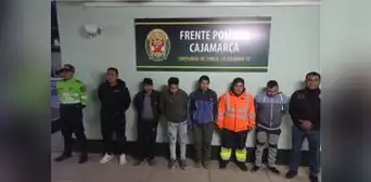 Ronderos capturan a policía que transportaba 680 cajas con dinamita en Cajamarca Ronderos capturan a policía que transportaba 680 cajas con dinamita en Cajamarca