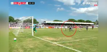 ¡Golazo! Franco Zanelatto la paró de pecho y sacó un latigazo para poner el 2-1 de Alianza Lima ¡Golazo! Franco Zanelatto la paró de pecho y sacó un latigazo para poner el 2-1 de Alianza Lima