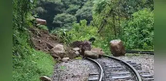 Alertan bloqueo en vía férrea hacia Machu Picchu tras deslizamientos en Cusco Alertan bloqueo en vía férrea hacia Machu Picchu tras deslizamientos en Cusco