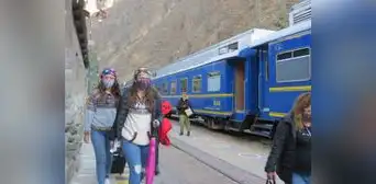 Cusco: vía férrea hacia Machu Picchu vuelve a operar tras registro de deslizamientos