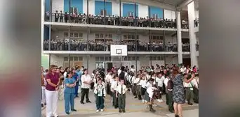 La Libertad: 6 colegios no iniciaron clases y 4 lo hacen virtual La Libertad: 6 colegios no iniciaron clases y 4 lo hacen virtual