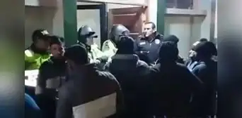 Niño de 7 años muere atropellado después de salir de su colegio en Pasco Niño de 7 años muere atropellado después de salir de su colegio en Pasco