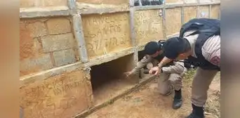 Mujer es rescatada con vida tras ser sepultada por narcotraficantes en cementerio Mujer es rescatada con vida tras ser sepultada por narcotraficantes en cementerio