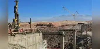 Otra vez paralizan obras en vía Arequipa-La Joya por diferencias
