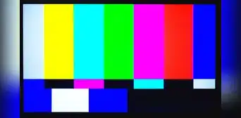 ¿Qué son las barras de colores que aparecen en tu TV cuando no hay señal? Aquí sabrás la respuesta ¿Qué son las barras de colores que aparecen en tu TV cuando no hay señal? Aquí sabrás la respuesta