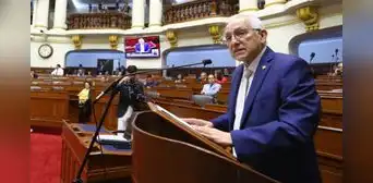 Congreso: ministro Óscar Becerra respondió en el Pleno por ofender a madres aymaras Congreso: ministro Óscar Becerra respondió en el Pleno por ofender a madres aymaras