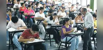 Otro golpe a la reforma universitaria: perpetúan bachillerato automático