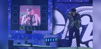Christian Yaipén llora en CONCIERTO del GRUPO 5 al cantar con su fallecido padre gracias a la tecnología Christian Yaipén llora en CONCIERTO del GRUPO 5 al cantar con su fallecido padre gracias a la tecnología