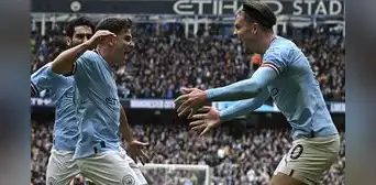 Manchester City derrotó 4-1 a Liverpool y no quiere perder el paso en la lucha por Premier League