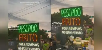 Vendedor ambulante de pescado frito usa singular cartel para atraer clientes: “Solo en Perú”