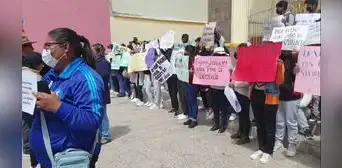 Familiares de víctima de violación grupal exigen justicia con plantón en Puno Familiares de víctima de violación grupal exigen justicia con plantón en Puno