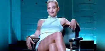 “Bajos instintos”: la escena hot con la que engañaron a Sharon Stone y que le costó la tutela de su hijo