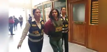 Detienen a mujer que cobraba dinero de extorsión a dueña de picantería en Arequipa Detienen a mujer que cobraba dinero de extorsión a dueña de picantería en Arequipa