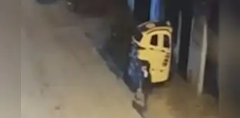Mujer denuncia que su vecino la acosó y PNP pide que lo atrape y lleve a comisaría Mujer denuncia que su vecino la acosó y PNP pide que lo atrape y lleve a comisaría