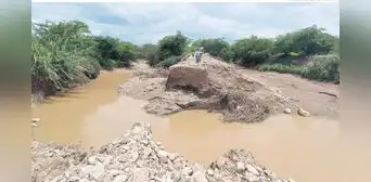 Lambayeque: derrumbe de carretera deja aisladas a cientos de familias en Jayanca