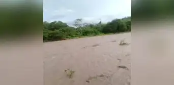 Niño arrastrado por quebrada fue encontrado sin vida en Piura Niño arrastrado por quebrada fue encontrado sin vida en Piura