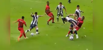El espectacular cruce de Zambrano contra 'joya' de Paranaense que pocos vieron y se volvió viral El espectacular cruce de Zambrano contra 'joya' de Paranaense que pocos vieron y se volvió viral
