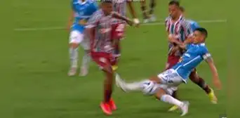Cristal perdió más que el partido: Yoshimar Yotún fue expulsado y no jugará contra River Plate Cristal perdió más que el partido: Yoshimar Yotún fue expulsado y no jugará contra River Plate