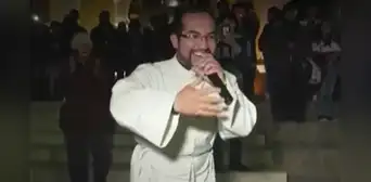¿Postulará a la Batalla de los Gallos? Sacerdote rapea en celebraciones por Semana Santa