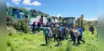 Volcadura de bus interprovincial deja 8 muertos y 27 heridos en Ayacucho