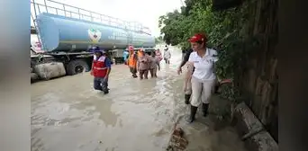 Ejecutivo enviará 200 máquinas a Piura para emergencia por lluvias Ejecutivo enviará 200 máquinas a Piura para emergencia por lluvias