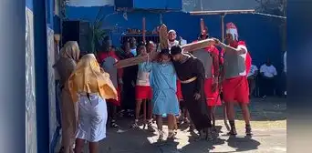 Presos interpretan "La pasión de Cristo" en busca de perdón por sus delitos: “No soy digno” Presos interpretan "La pasión de Cristo" en busca de perdón por sus delitos: “No soy digno”