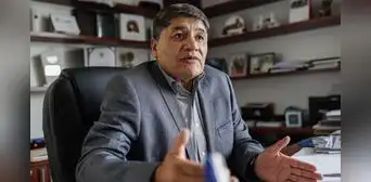 Alcalde de Arequipa: La política es como el fútbol, siempre habrá detractores, siempre me van a criticar Alcalde de Arequipa: La política es como el fútbol, siempre habrá detractores, siempre me van a criticar