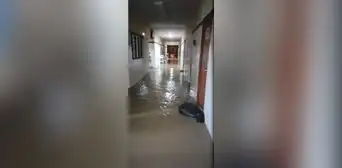 Piura: médicos atienden parto y evacuan a pacientes en medio de posta inundada y sin electricidad Piura: médicos atienden parto y evacuan a pacientes en medio de posta inundada y sin electricidad