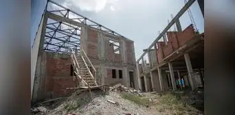 Arequipa: otro hospital de EsSalud queda a medio hacer Arequipa: otro hospital de EsSalud queda a medio hacer