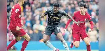 Arsenal en problemas tras empatar con Liverpool Arsenal en problemas tras empatar con Liverpool