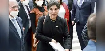 Denuncian ante el Congreso a Betssy Chávez por contratos irregulares Denuncian ante el Congreso a Betssy Chávez por contratos irregulares