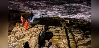 Ladrón aparece muerto en la playa tras lanzarse al mar para huir de la Policía Ladrón aparece muerto en la playa tras lanzarse al mar para huir de la Policía