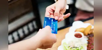 Mujer termina con una deuda de US$1.800 luego de que su amiga le robase su tarjeta Mujer termina con una deuda de US$1.800 luego de que su amiga le robase su tarjeta