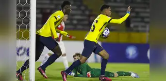 Ecuador reaccionó a tiempo y venció 3-1 a Paraguay por el hexagonal del Sudamericano Sub-17 Ecuador reaccionó a tiempo y venció 3-1 a Paraguay por el hexagonal del Sudamericano Sub-17