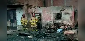 Callao: un muerto dejó incendio producido durante la madrugada en asentamiento humano Callao: un muerto dejó incendio producido durante la madrugada en asentamiento humano