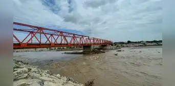 Lambayeque podría quedar incomunicado hacia el sur por riesgo de colapso de puente Reque Lambayeque podría quedar incomunicado hacia el sur por riesgo de colapso de puente Reque