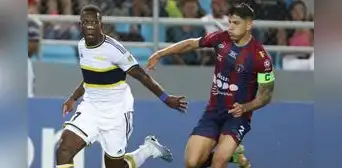 Luis Advíncula es duramente criticado por hinchas de Boca Juniors: "Es jugar con uno menos" Luis Advíncula es duramente criticado por hinchas de Boca Juniors: "Es jugar con uno menos"