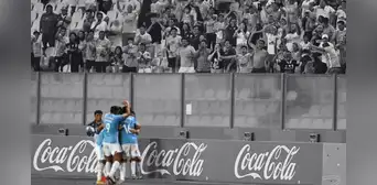 Hinchas de Cristal no completan ni la mitad del aforo del Gallardo para duelo ante Boys Hinchas de Cristal no completan ni la mitad del aforo del Gallardo para duelo ante Boys