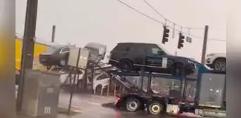 ¡Impactante! El preciso momento en el que un tren choca contra un camión en Hollywood ¡Impactante! El preciso momento en el que un tren choca contra un camión en Hollywood