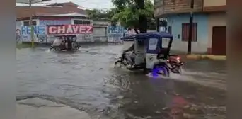 Calles de Iquitos se convierten en riachuelos y desagües colapsan tras 5 horas de lluvias torrenciales Calles de Iquitos se convierten en riachuelos y desagües colapsan tras 5 horas de lluvias torrenciales