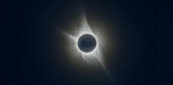 ¿Cómo será el eclipse solar híbrido de abril de 2023?