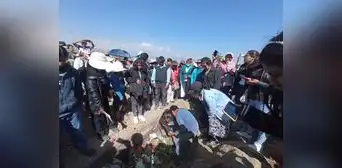 En medio de lágrimas y llanto, despiden a mujer víctima de feminicidio en Arequipa En medio de lágrimas y llanto, despiden a mujer víctima de feminicidio en Arequipa