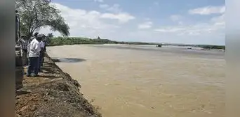 Senamhi advierte de que el río Chira está en umbral rojo y tiene un caudal superior a 1.400 m³/s Senamhi advierte de que el río Chira está en umbral rojo y tiene un caudal superior a 1.400 m³/s