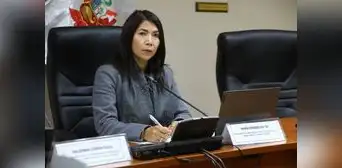 María Cordero Jon Tay es denunciada por la Procuraduría por recortar sueldo de su asesor María Cordero Jon Tay es denunciada por la Procuraduría por recortar sueldo de su asesor