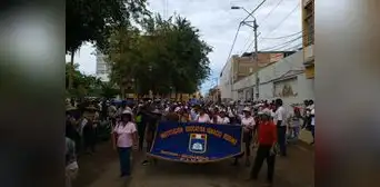 Gobernador, alcaldes y hasta arzobispo de Piura se unen a marcha por inacción del Gobierno ante lluvias