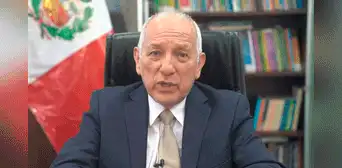 Óscar Becerra en el laberinto de sus polémicas declaraciones