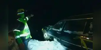 Cadáver salvó la vida al conductor de un coche fúnebre que quedó al borde del precipicio