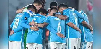 Hinchas de Cristal estallan tras derrota ante River: "Nos volvimos un equipo pecho frío" Hinchas de Cristal estallan tras derrota ante River: "Nos volvimos un equipo pecho frío"